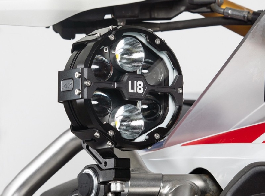 ĐÈN TRỢ SÁNG LOBOO L18