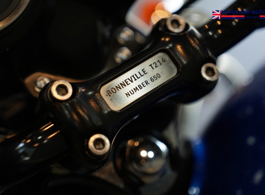 TRIUMPH BONNEVILLE T214 – SỐ 650/1.000