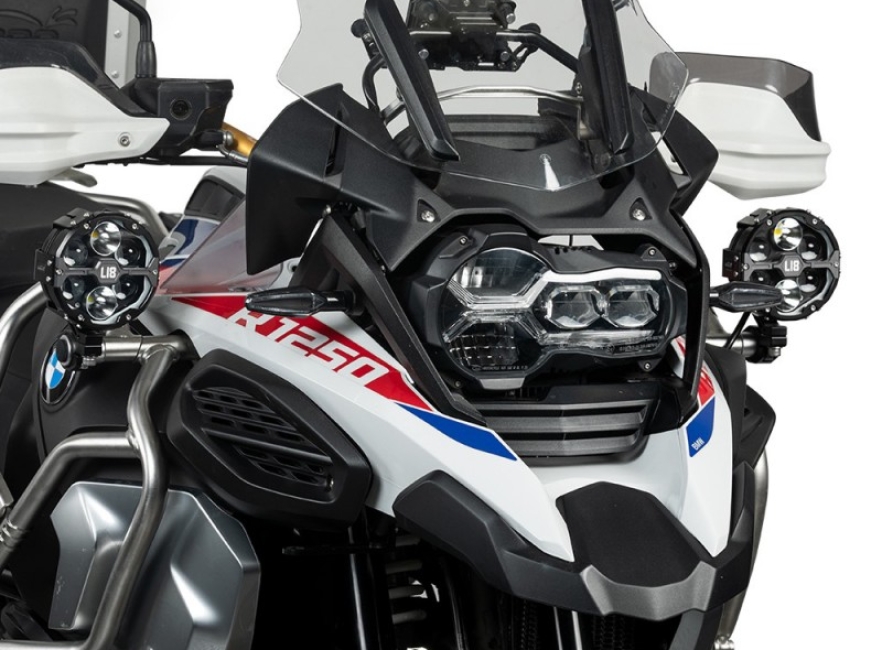 ĐÈN TRỢ SÁNG LOBOO L18