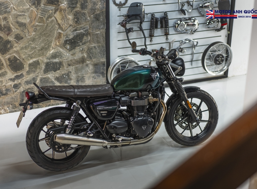 Triumph Street Twin 2019 màu Xanh đen