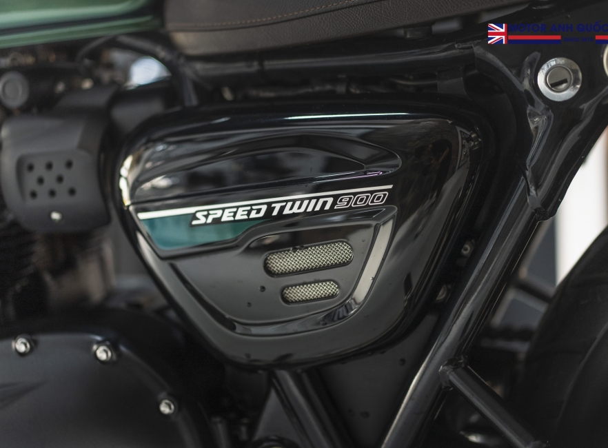 Triumph Street Twin 2019 màu Xanh đen