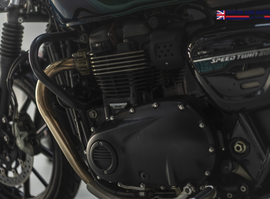 Triumph Street Twin 2019 màu Xanh đen