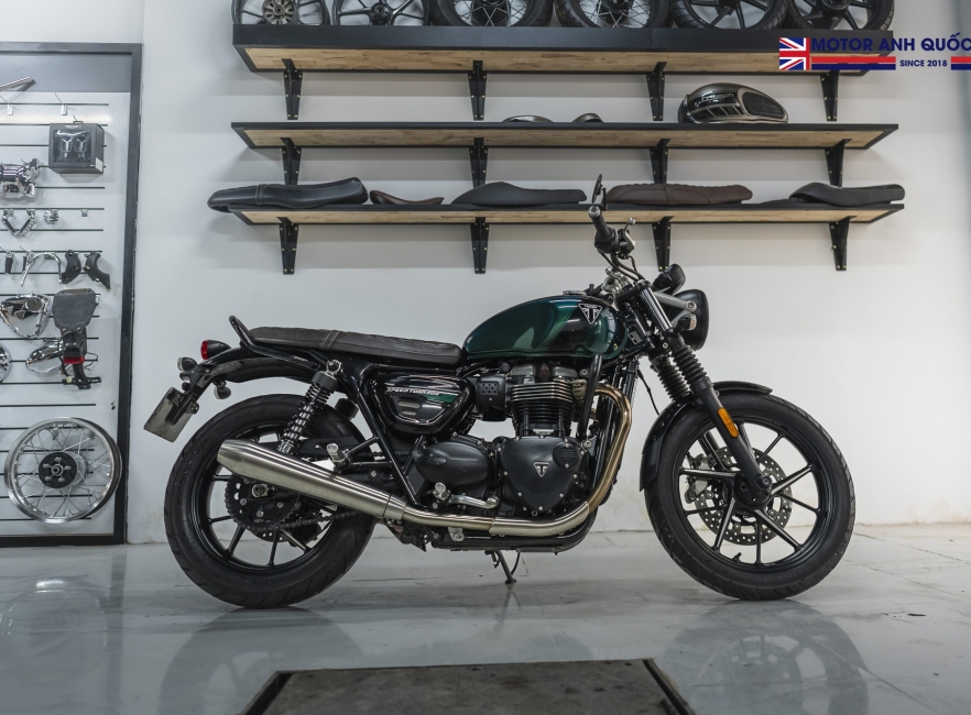 Triumph Street Twin 2019 màu Xanh đen