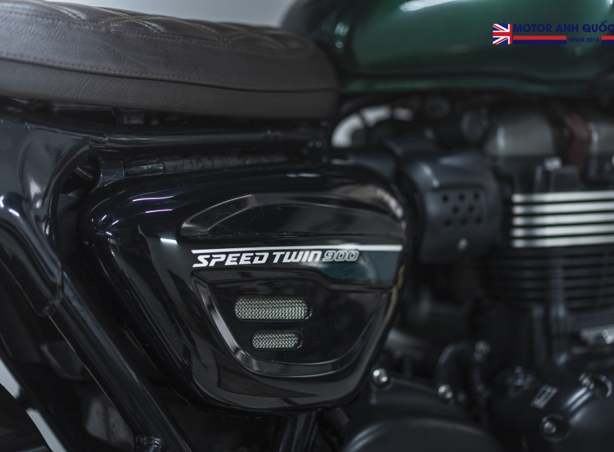 Triumph Street Twin 2019 màu Xanh đen