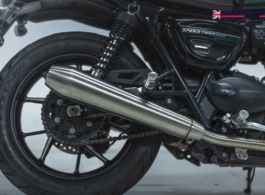 Triumph Street Twin 2019 màu Xanh đen