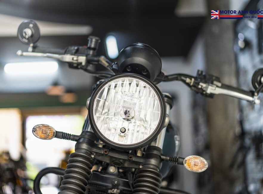 Triumph Street Twin 2019 màu Xanh đen