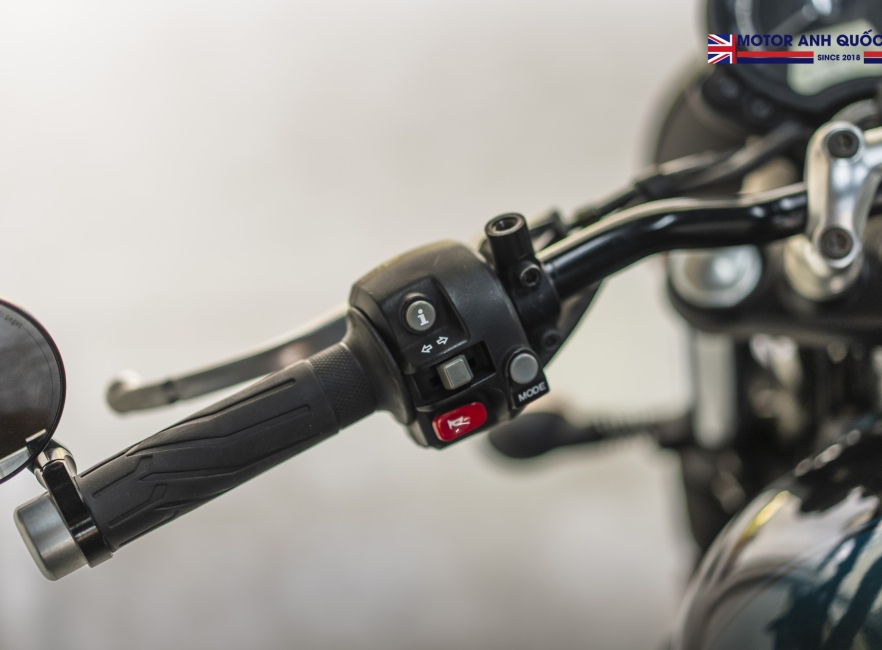 Triumph Street Twin 2019 màu Xanh đen