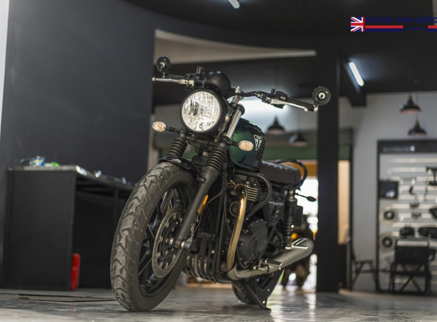Triumph Street Twin 2019 màu Xanh đen