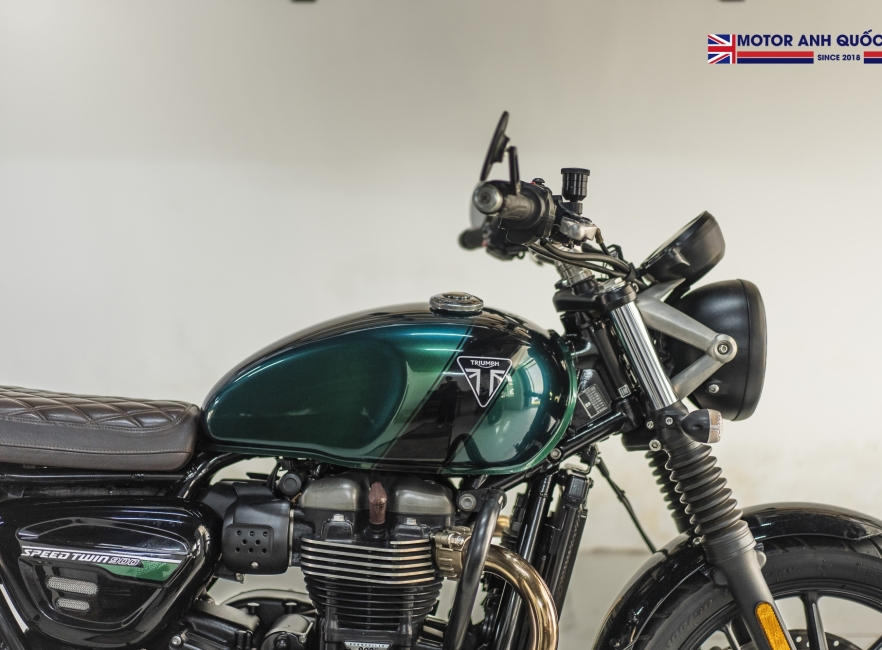 Triumph Street Twin 2019 màu Xanh đen