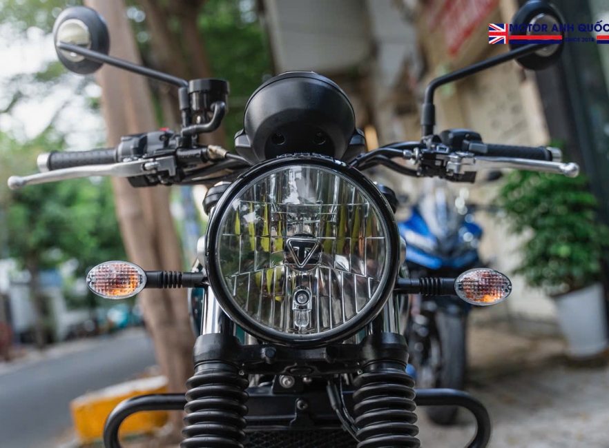 Triumph Speed Twin 900 - 8/2023