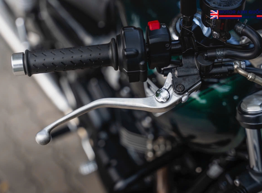 Triumph Speed Twin 900 - 8/2023