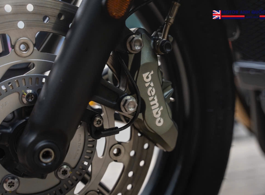 Triumph Speed Twin 900 - 8/2023