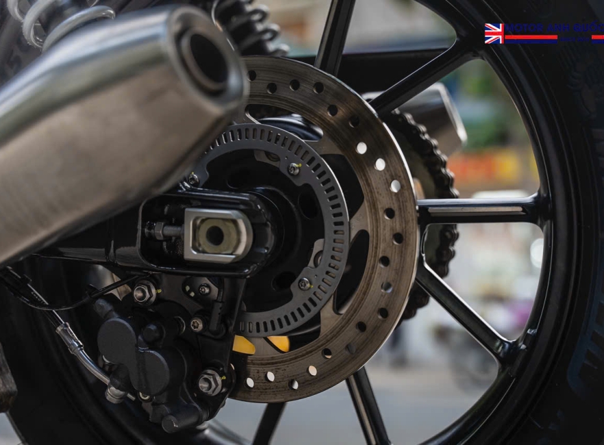 Triumph Speed Twin 900 - 8/2023