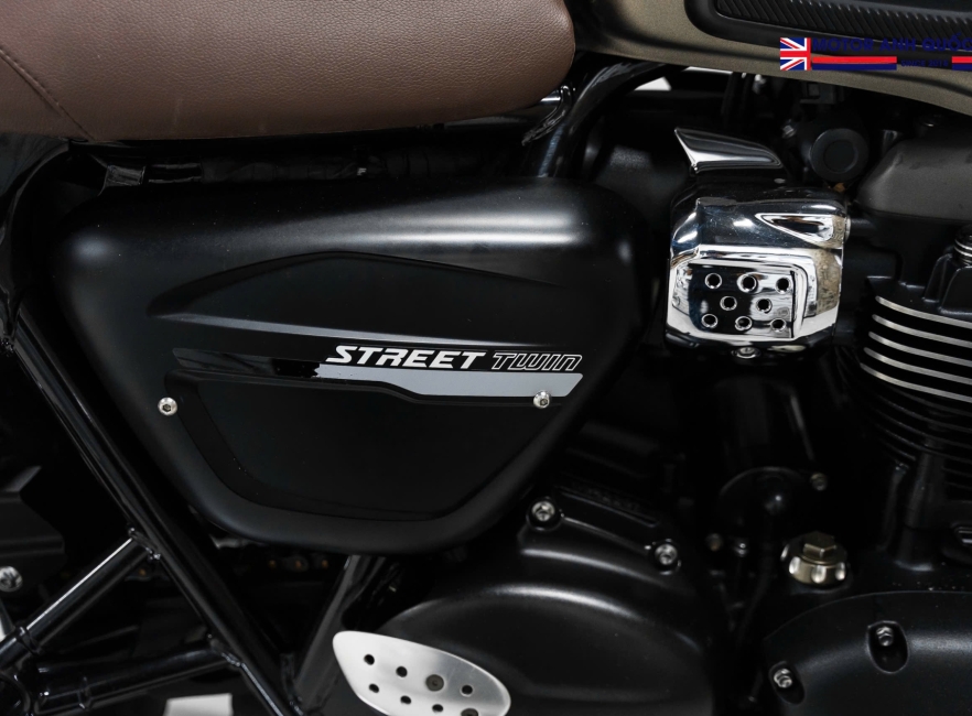 TRIUMPH STREET TWIN 2020 – ĐỒ CHƠI NGẬP TRÀN