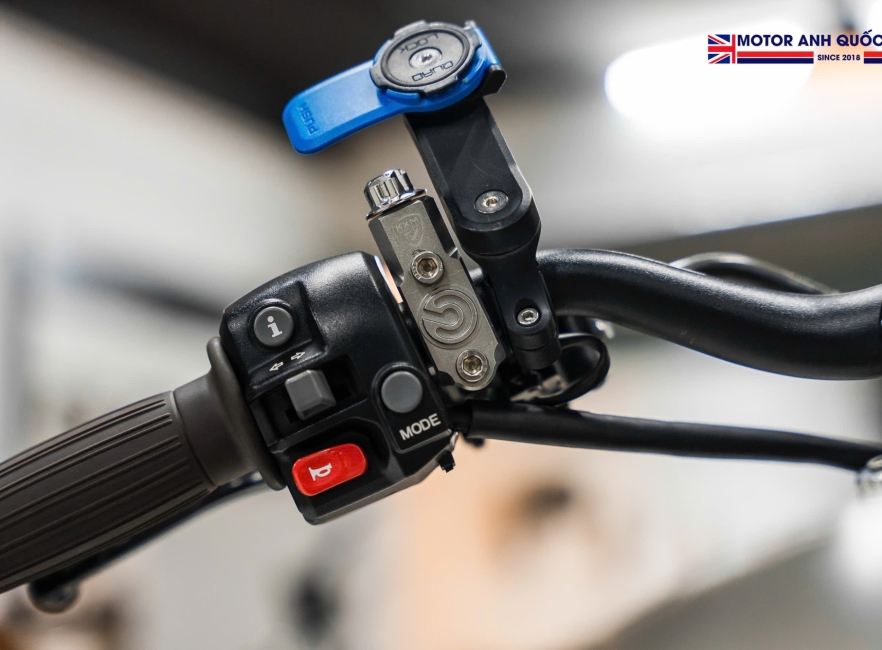 TRIUMPH STREET TWIN 2020 – ĐỒ CHƠI NGẬP TRÀN