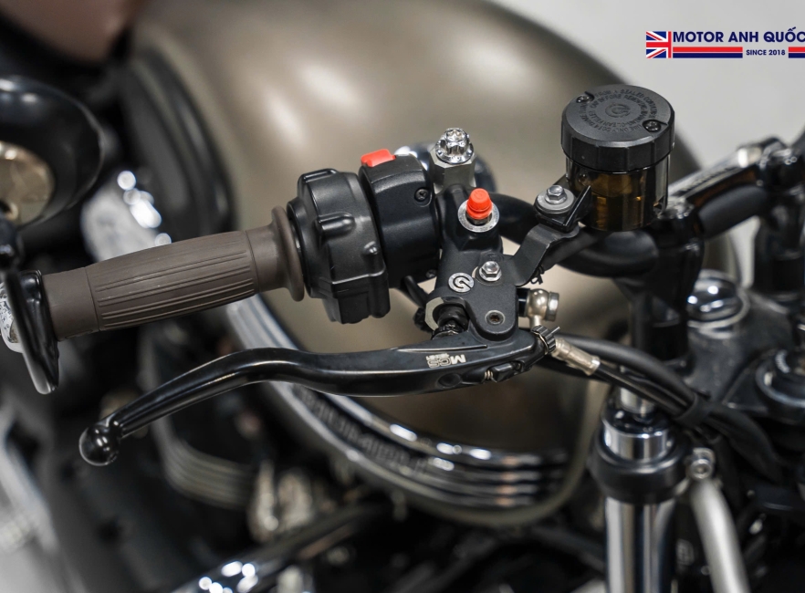 TRIUMPH STREET TWIN 2020 – ĐỒ CHƠI NGẬP TRÀN
