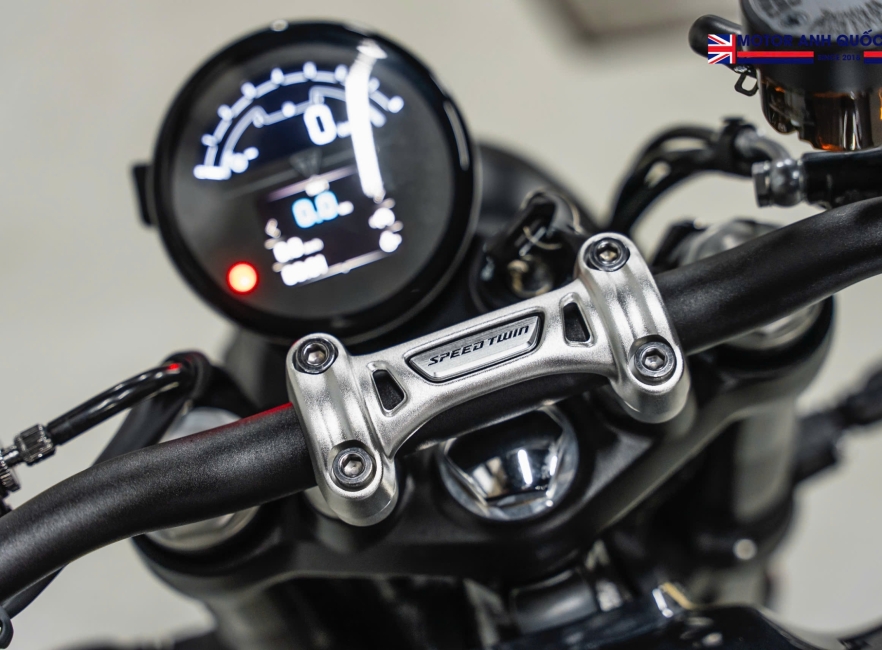 SPEED TWIN 900 2025 – XE LƯỚT ĐẦU TIÊN TẠI SÀI GÒN