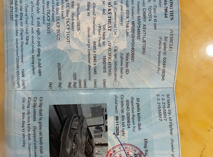 Toyota Camry 2.0 sản xuất 2019