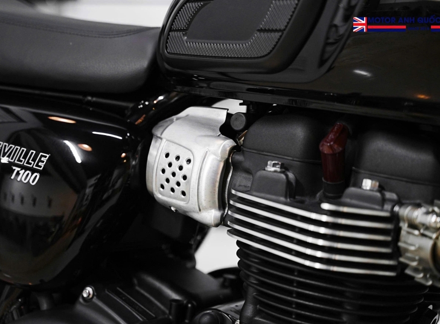 TRIUMPH BONNEVILLE  T100 – ĐẸP NHƯ XE MỚI