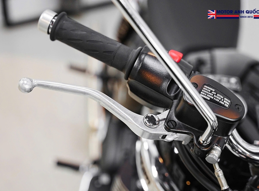 TRIUMPH BONNEVILLE  T100 – ĐẸP NHƯ XE MỚI