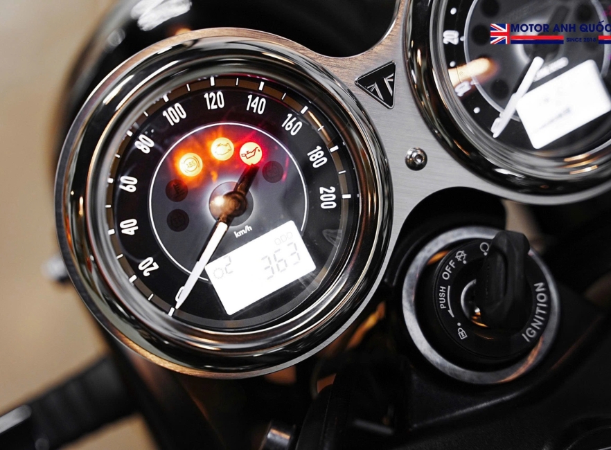 TRIUMPH BONNEVILLE  T100 – ĐẸP NHƯ XE MỚI