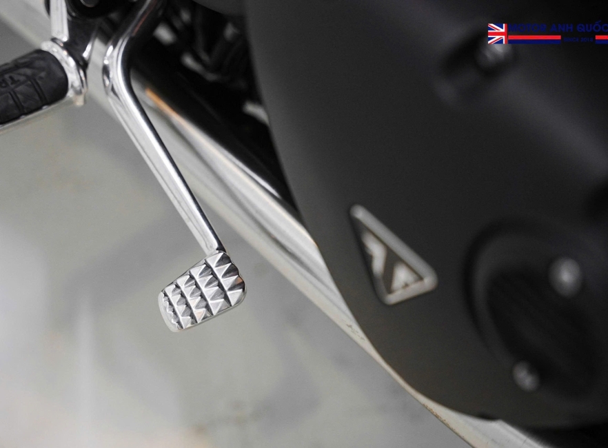 TRIUMPH BONNEVILLE  T100 – ĐẸP NHƯ XE MỚI