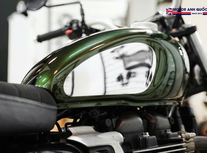  Triumph Street Scrambler 2024 Chrome Edition