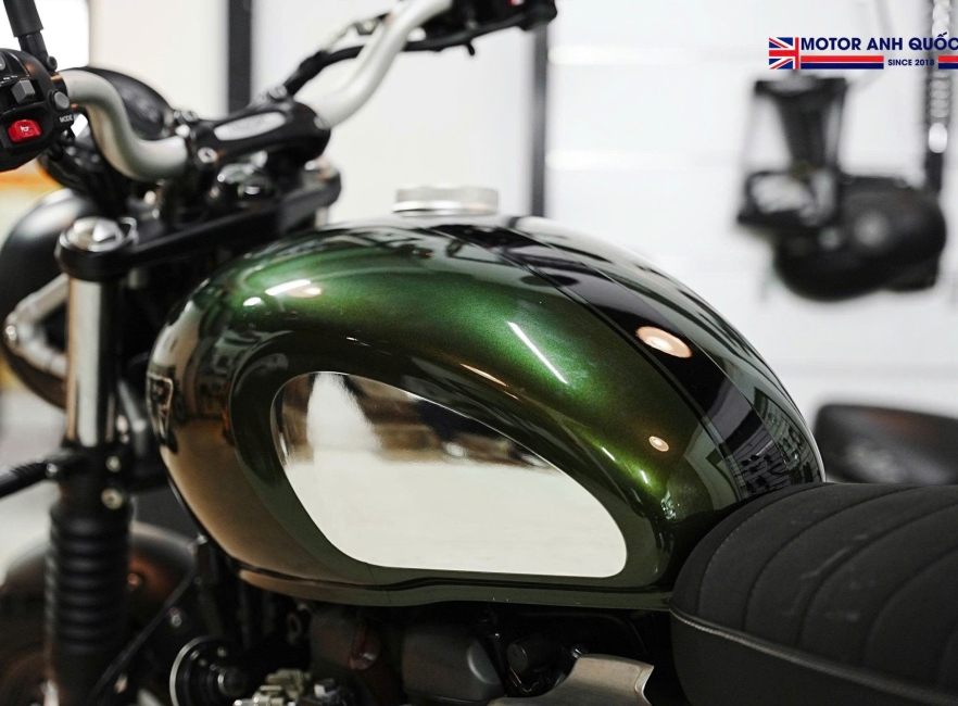  Triumph Street Scrambler 2024 Chrome Edition