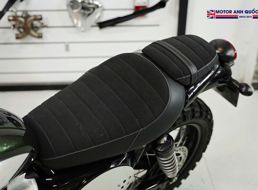  Triumph Street Scrambler 2024 Chrome Edition