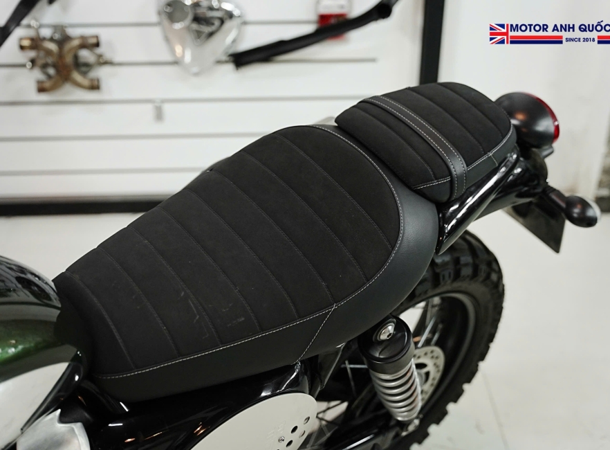  Triumph Street Scrambler 2024 Chrome Edition