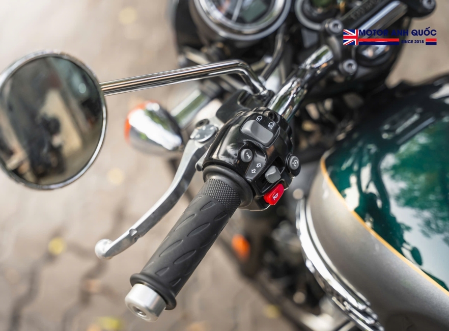 Bonneville T120 Gold Line S