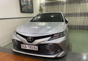 Toyota Camry 2.0 sản xuất 2019